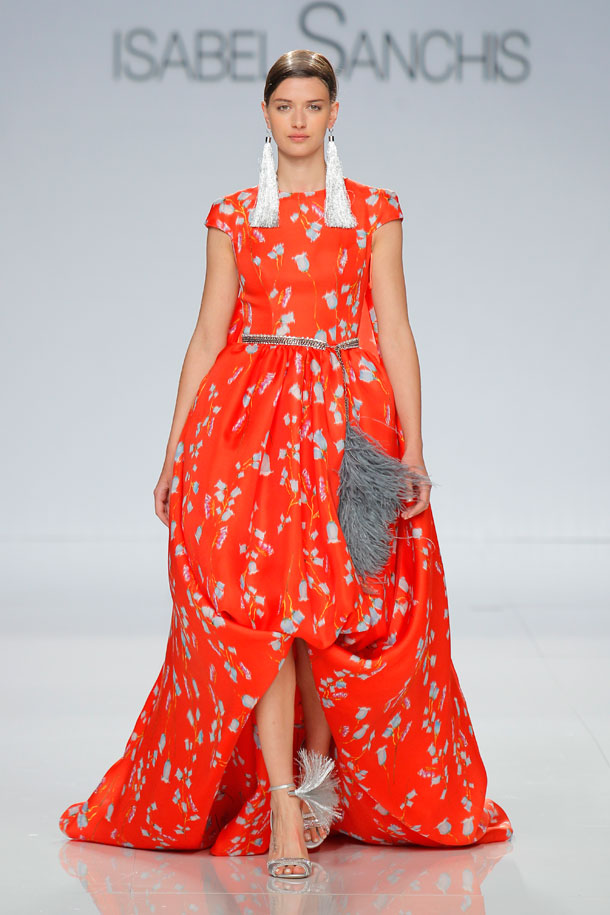 ilovebrides.pt Isabel Sanchis 2018 Barcelona Bridal Fashion Week 2017